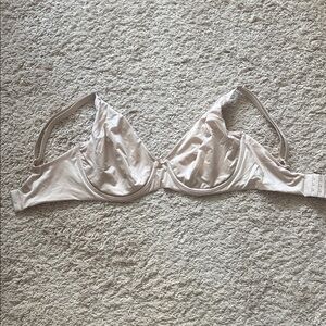 Victoria’s Secret Body By Victoria Minimizer bra